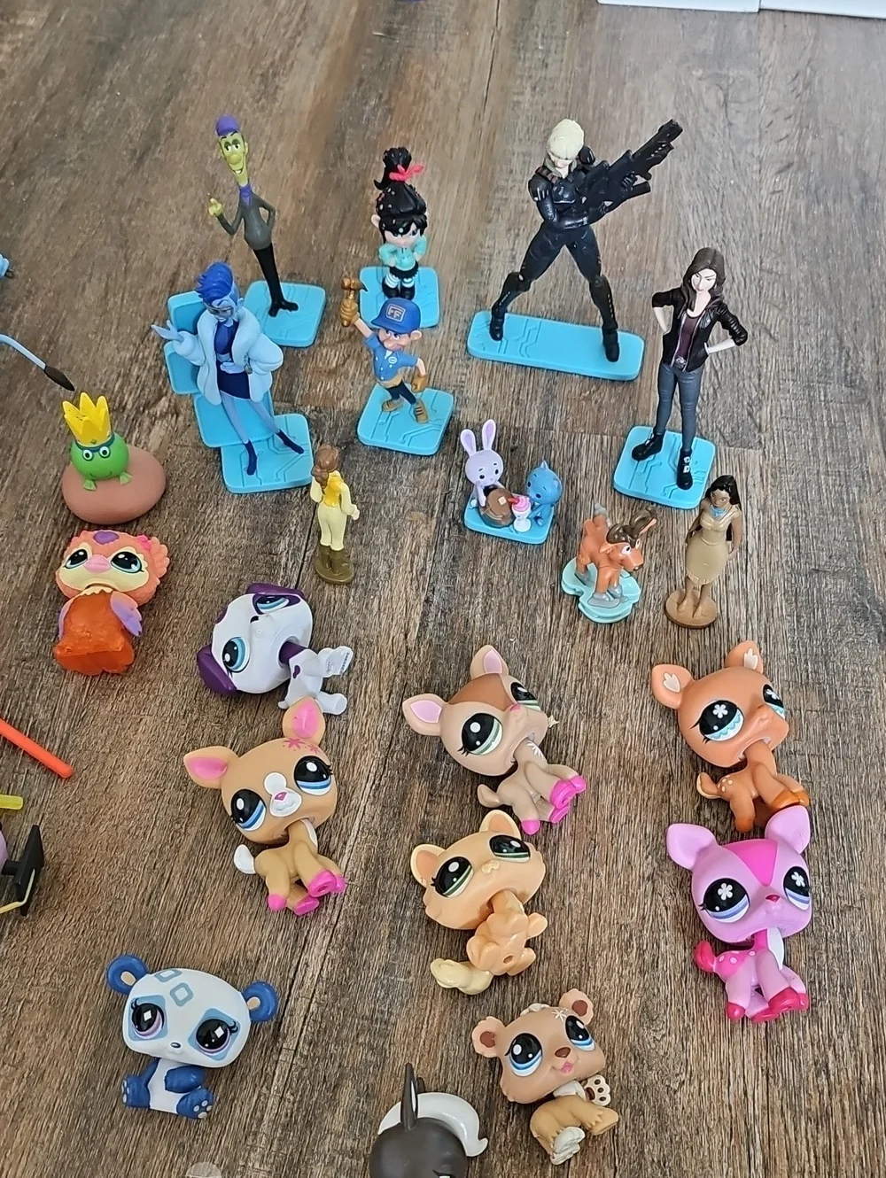 Assorted Kids Toy Figures Lot - Multicolor Playset